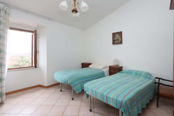 Image No.16-2 Bed House for sale