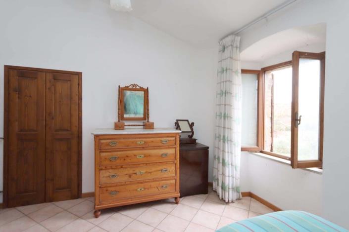 Image No.17-2 Bed House for sale