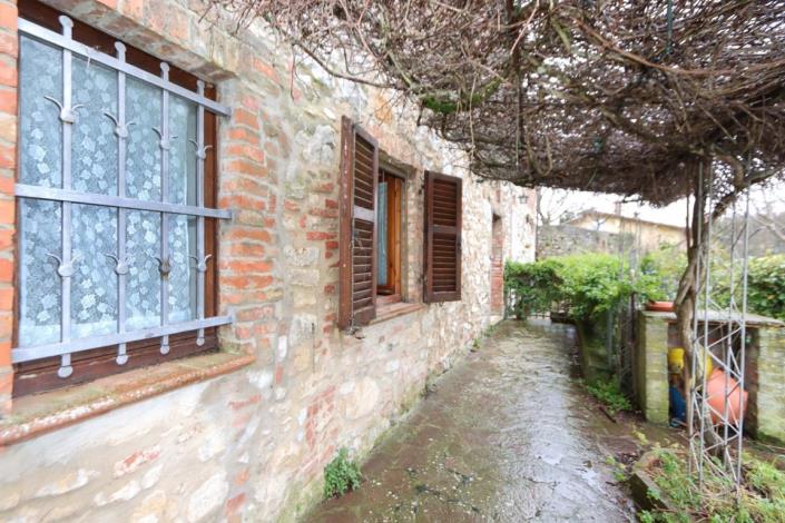 Image No.27-2 Bed House for sale