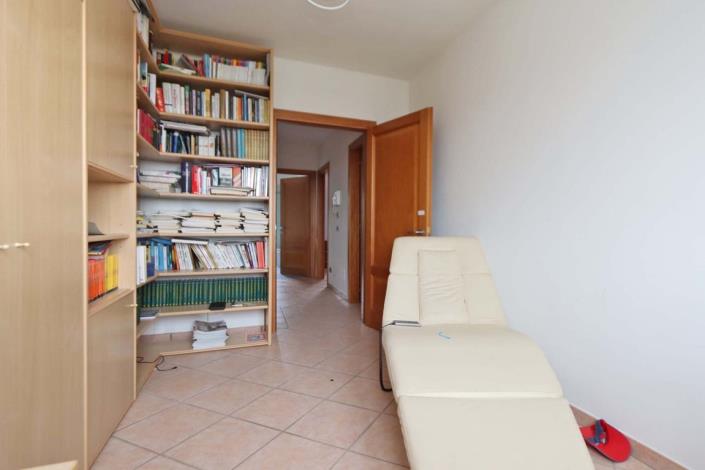 Image No.15-3 Bed Apartment for sale