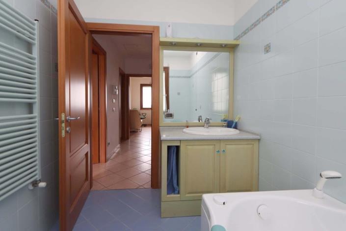 Image No.21-3 Bed Apartment for sale