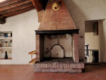 A668_Montisi_townhouse-_with_terrace_to_restore--32-