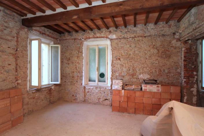 Image No.25-7 Bed House for sale