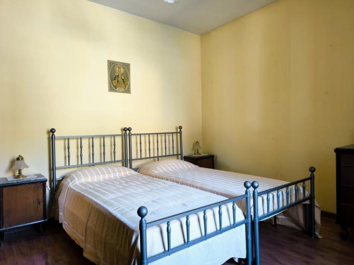 Image No.8-2 Bed House for sale