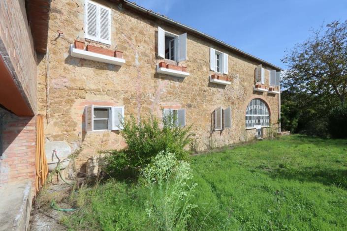 Image No.7-4 Bed Farmhouse for sale