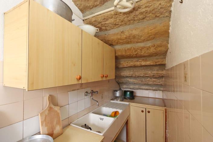 Image No.12-4 Bed Farmhouse for sale