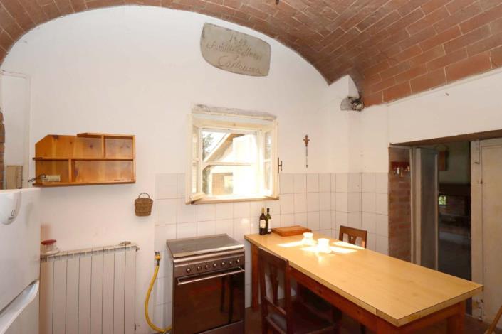 Image No.14-4 Bed Farmhouse for sale