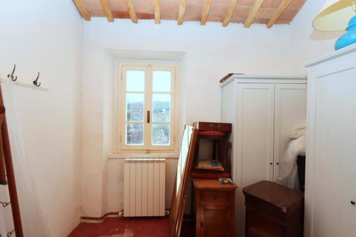 Image No.27-4 Bed Farmhouse for sale