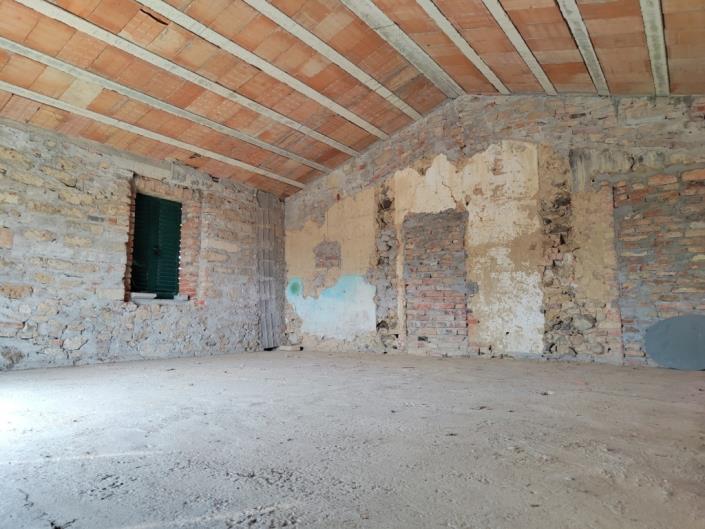 Image No.10-3 Bed Farmhouse for sale