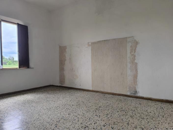 Image No.10-3 Bed House for sale