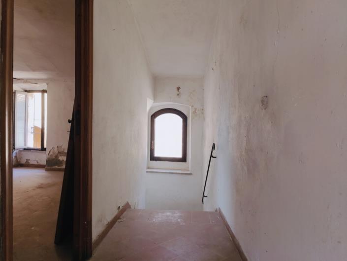 Image No.20-2 Bed Townhouse for sale