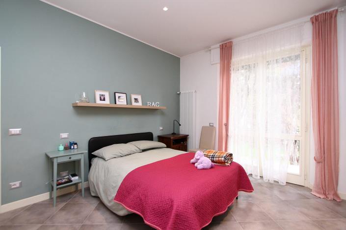 Image No.14-3 Bed House for sale