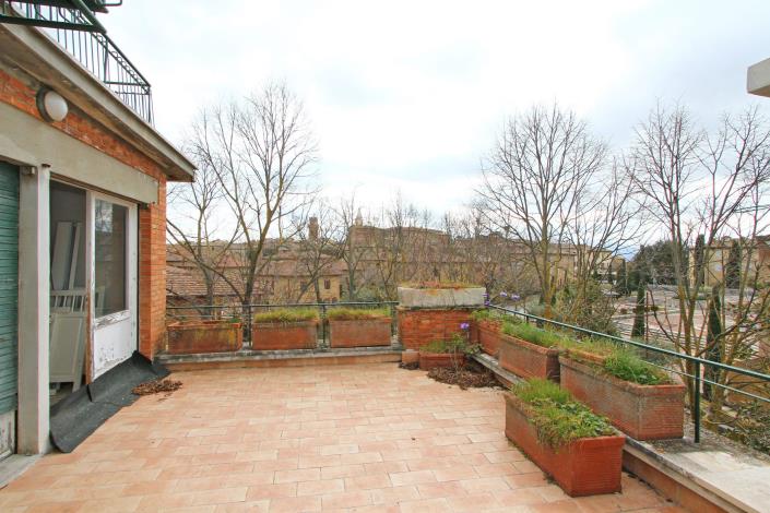 Image No.26-3 Bed House for sale