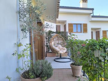 Castelmuzio_2_bedrooms_apartment_with_terrace_for_sale--44-