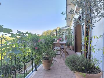 Castelmuzio_2_bedrooms_apartment_with_terrace_for_sale--49-