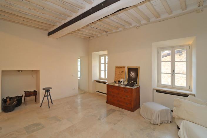 Image No.8-2 Bed Townhouse for sale