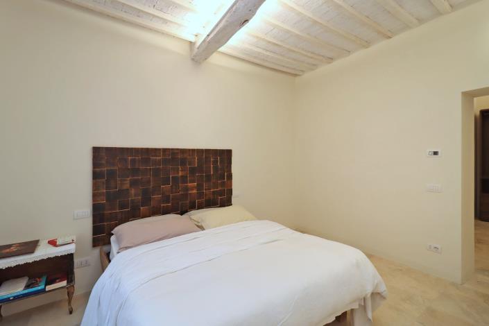 Image No.19-2 Bed Townhouse for sale