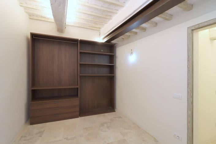 Image No.21-2 Bed Townhouse for sale