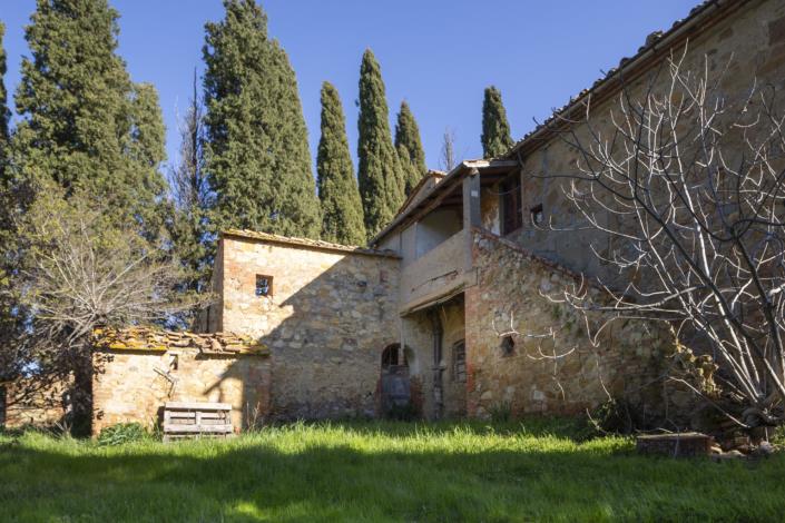 Image No.26-8 Bed Farmhouse for sale