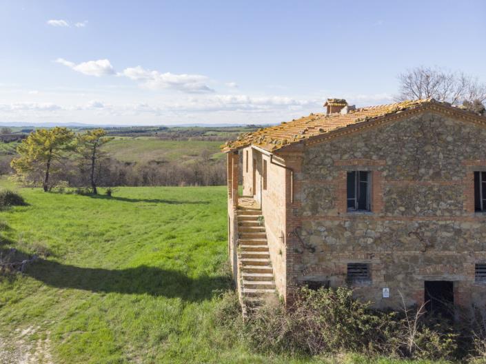 Image No.39-8 Bed Farmhouse for sale