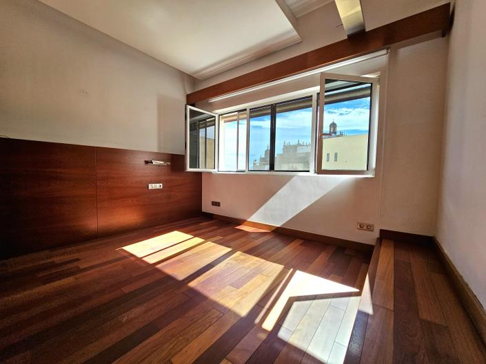 Image No.16-3 Bed Flat for sale