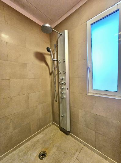 Image No.22-3 Bed Flat for sale