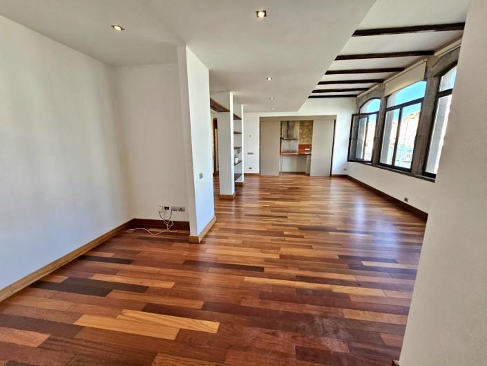 Image No.1-3 Bed Flat for sale
