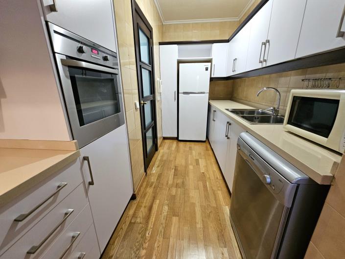 Image No.5-4 Bed Flat for sale