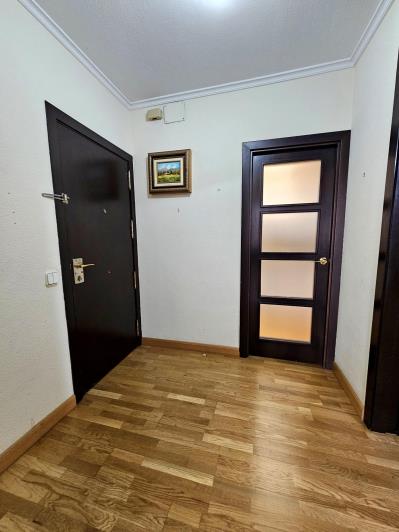 Image No.4-4 Bed Flat for sale