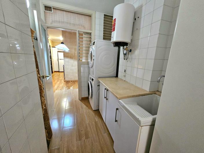 Image No.8-4 Bed Flat for sale