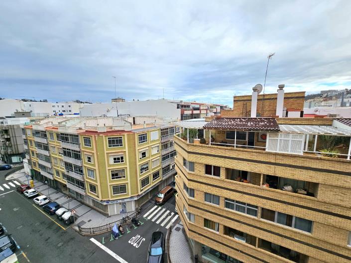 Image No.19-4 Bed Flat for sale