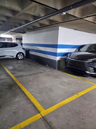 Image No.21-4 Bed Flat for sale