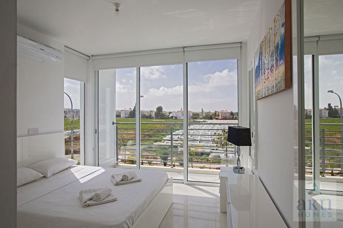 Image No.8-3 Bed Villa for sale