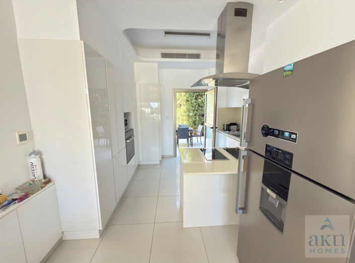 Image No.12-Villa de 5 chambres à vendre à Protaras