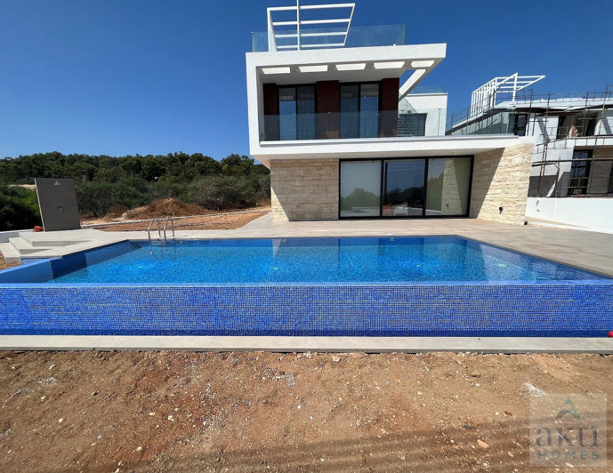 Image No.1-4 Bed Villa for sale