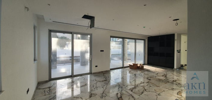 Image No.10-5 Bed Villa for sale