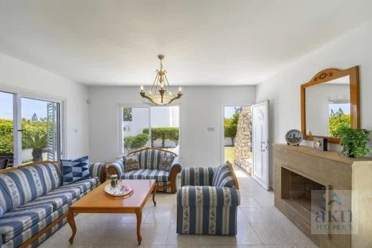 Image No.3-Villa de 4 chambres à vendre à Protaras