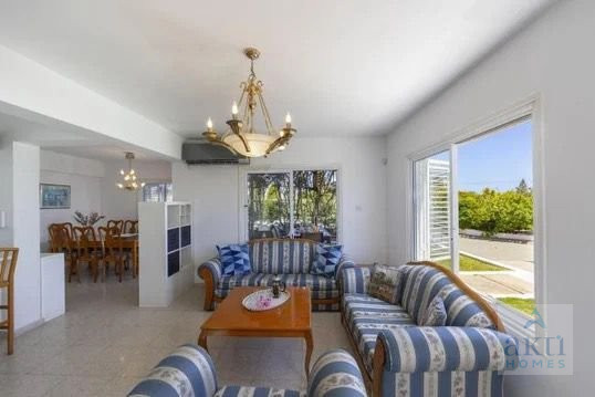 Image No.4-4 Bed Villa for sale