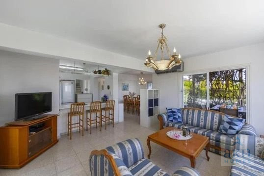 Image No.8-4 Bed Villa for sale