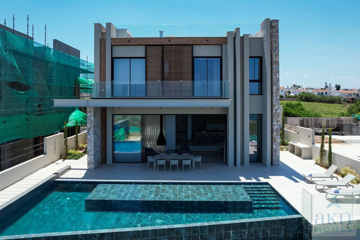 Image No.1-4 Bed Villa for sale