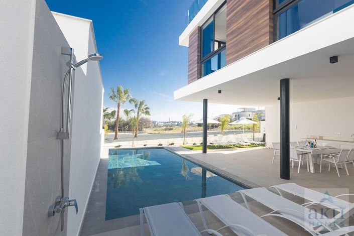 Image No.1-4 Bed Villa for sale