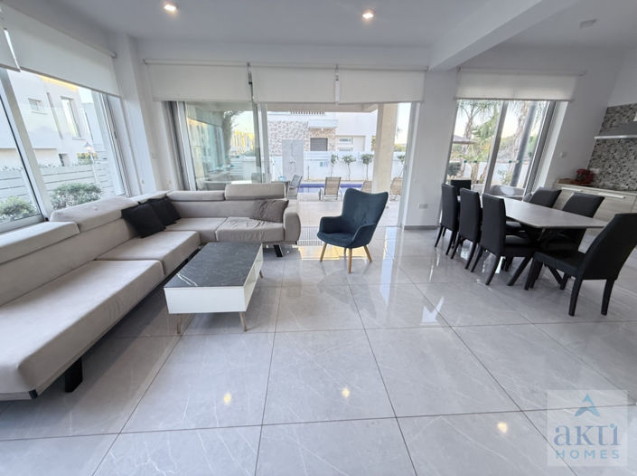 Image No.6-3 Bed Villa for sale