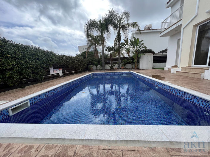 Image No.17-3 Bed Villa for sale