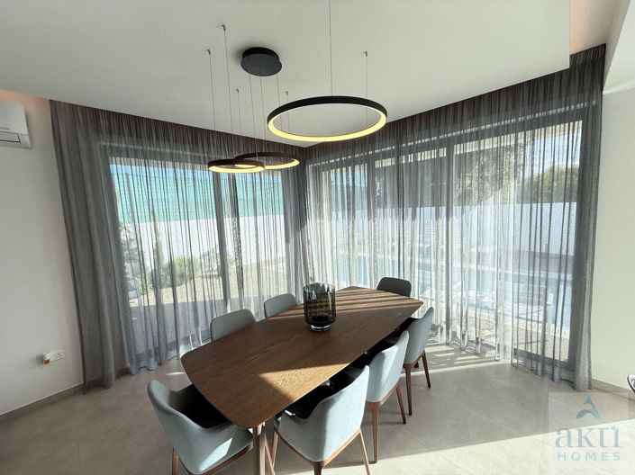 Image No.10-3 Bed Villa for sale