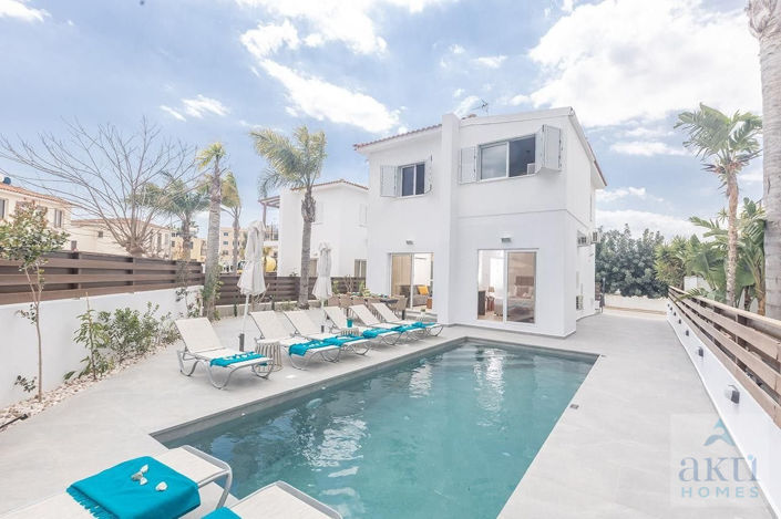 Image No.1-5 Bed Villa for sale