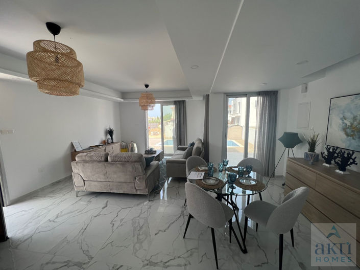 Image No.10-3 Bed Villa for sale