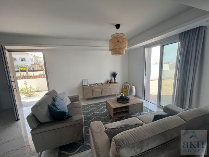 Image No.8-3 Bed Villa for sale