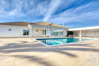 Villa de 4 chambres à vendre à Famagusta