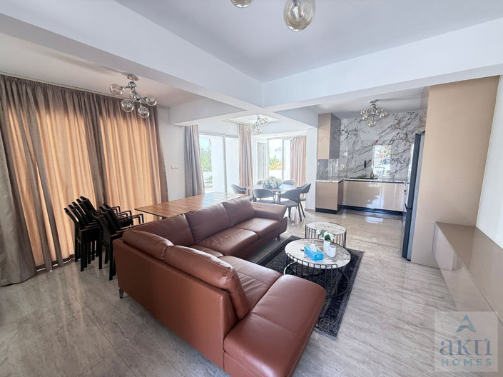 Image No.2-5 Bed Villa for sale