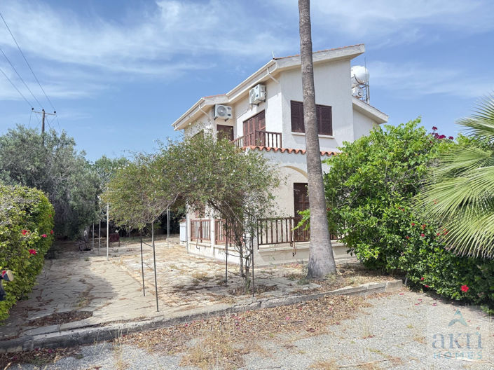 Image No.1-3 Bed Villa for sale
